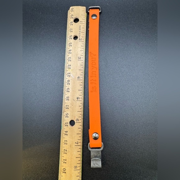 Vintage Gatorade “Is It In You?” Orange Rubber Bracelet - Picture 6 of 7